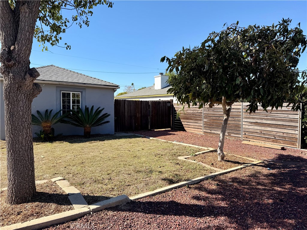 2109 Monrovia, Costa Mesa CA 92627 - photo 3
