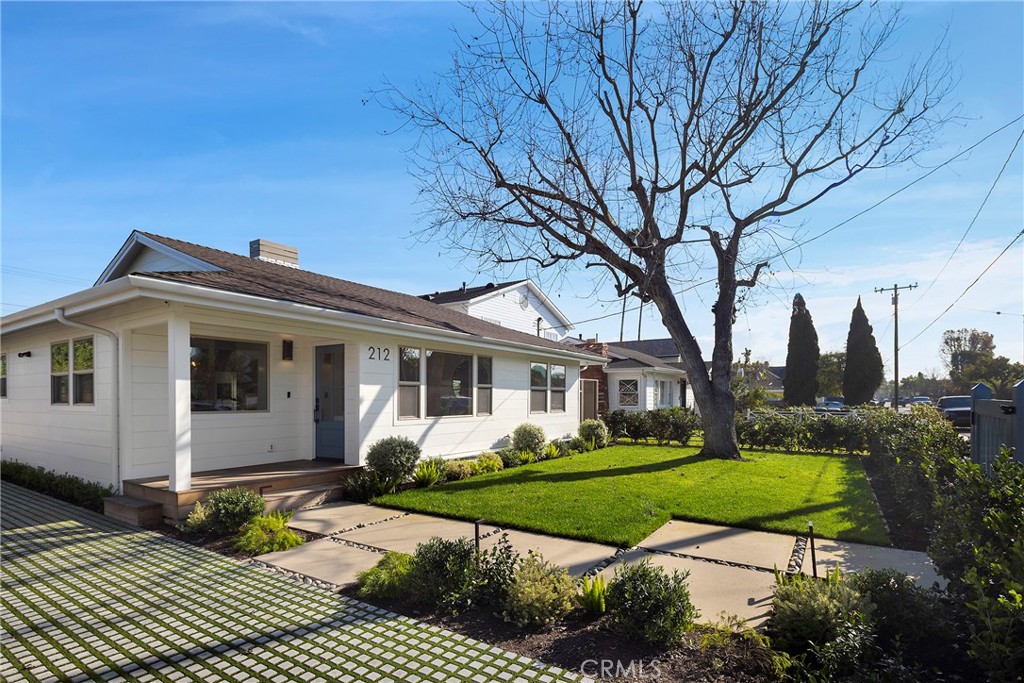 212 E 19th Street, Costa Mesa CA 92627 - photo 1