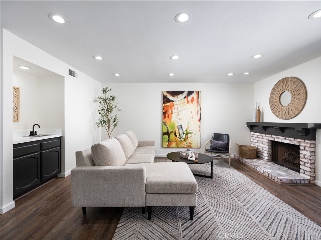 212 Mayfair, Costa Mesa CA 92627 - photo 6