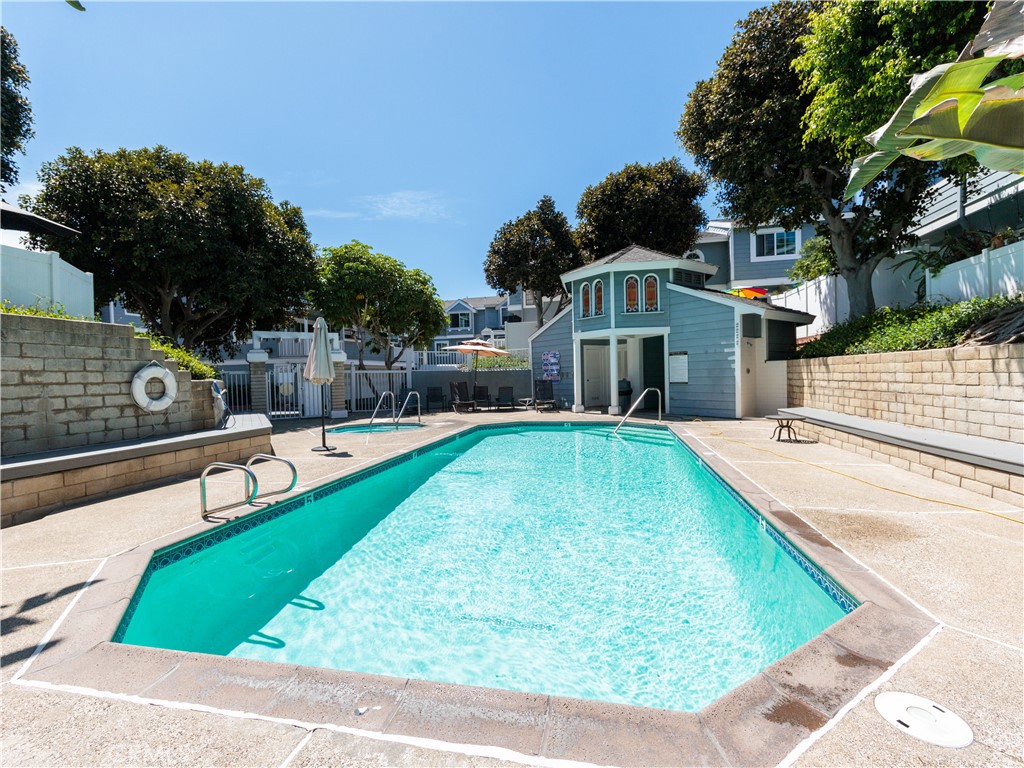 Sparkling Community Pool and Spa in Center of the Neighborhood - 212 Mayfair, Costa Mesa CA 92627 - photo 35