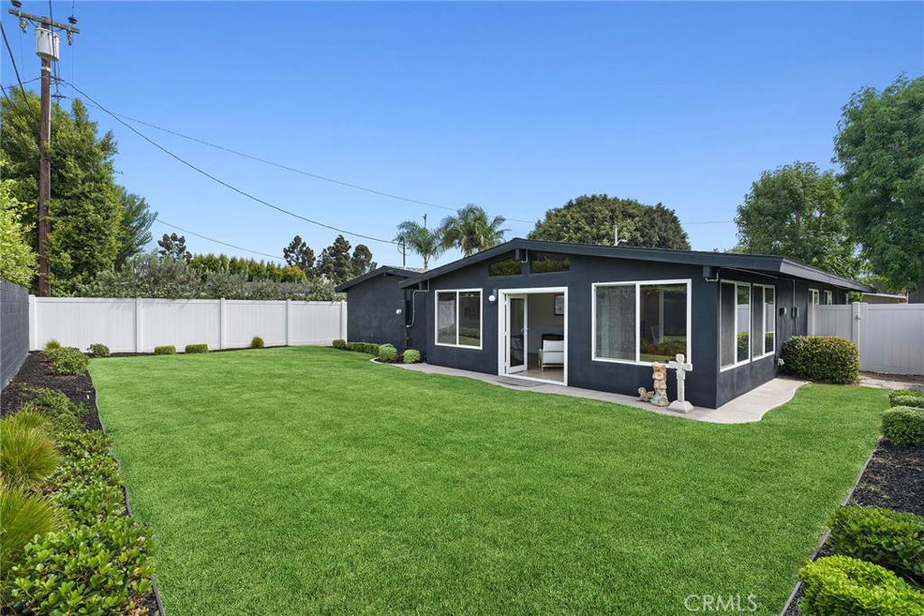 2127 College Avenue, Costa Mesa CA 92627 - photo 12