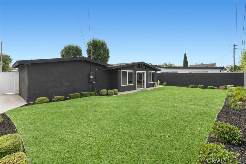 2127 College Avenue, Costa Mesa CA 92627 - photo 13