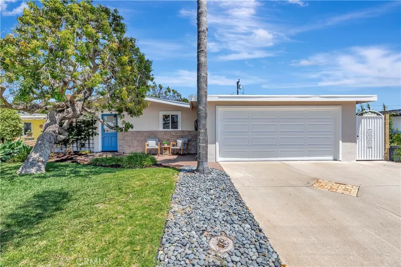 2136 Parsons, Costa Mesa, CA 92627