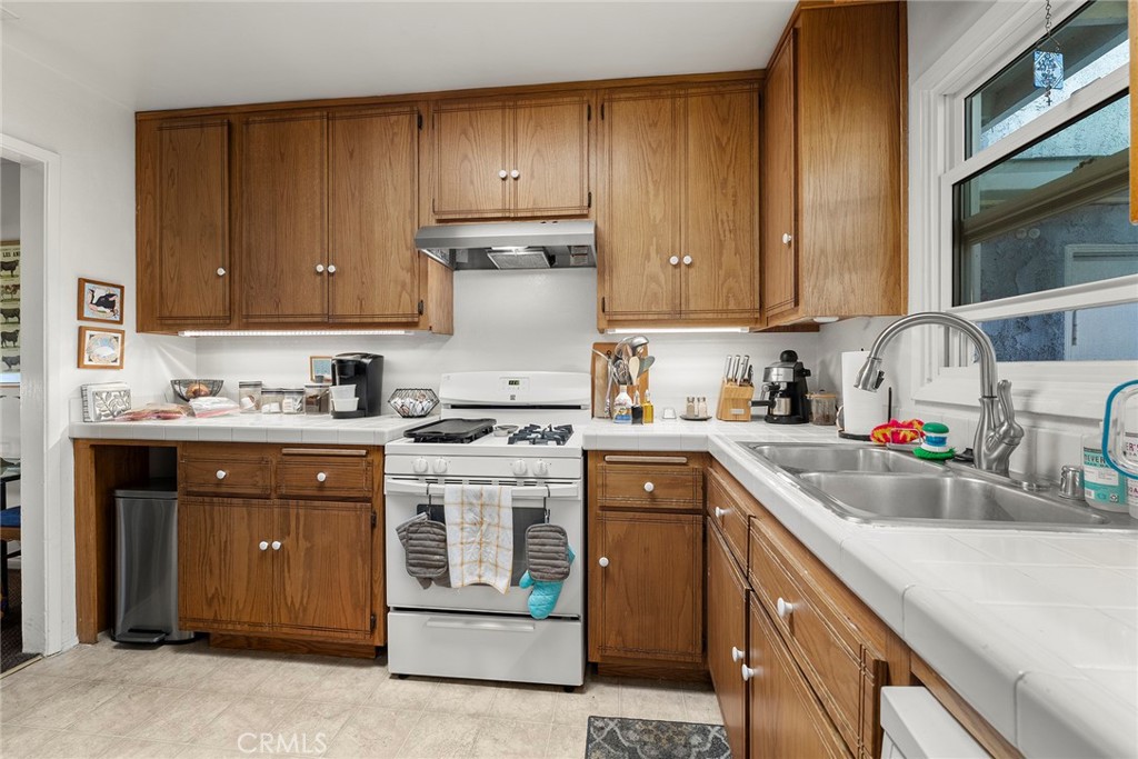 Unit A - Kitchen - 2150 Rural Lane, Costa Mesa CA 92627 - photo 10