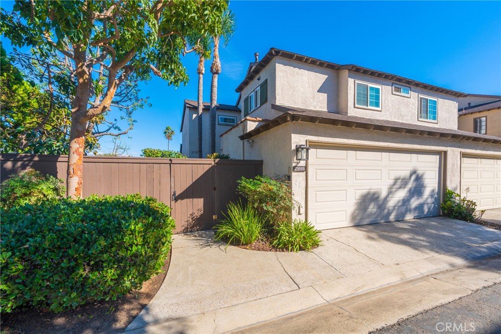 Unique end unit - 2168 San Michel E B, Costa Mesa CA 92627 - photo 2
