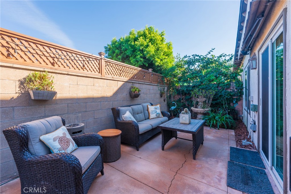 Wrap around sitting area for all your entaiining - 2168 San Michel E B, Costa Mesa CA 92627 - photo 36