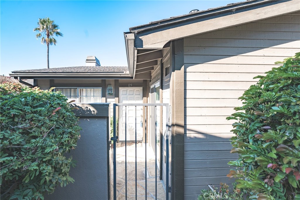 2175 Pacific E5, Costa Mesa CA 92627 - photo 1