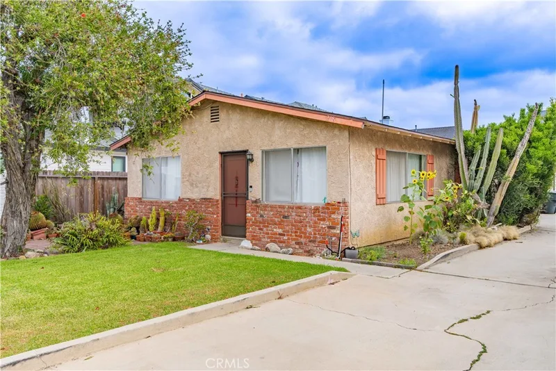 218 E 16th E, Costa Mesa