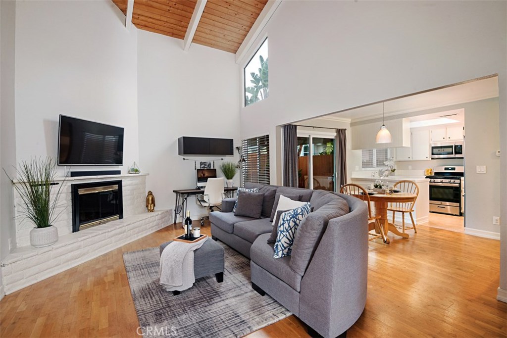 2184 Canyon Drive 1, Costa Mesa CA 92627 - photo 1