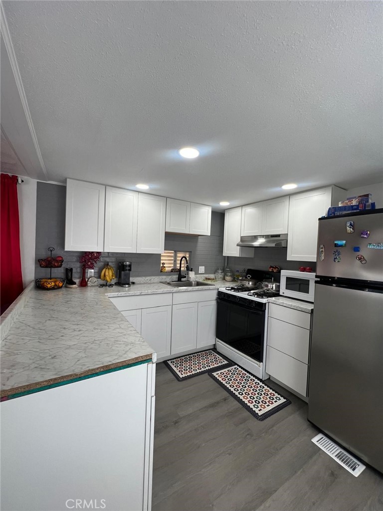 2191 Harbor Boulevard 75, Costa Mesa CA 92627 - photo 6