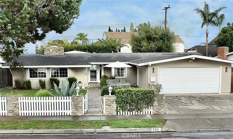 220 Loyola Road, Costa Mesa, CA 92626