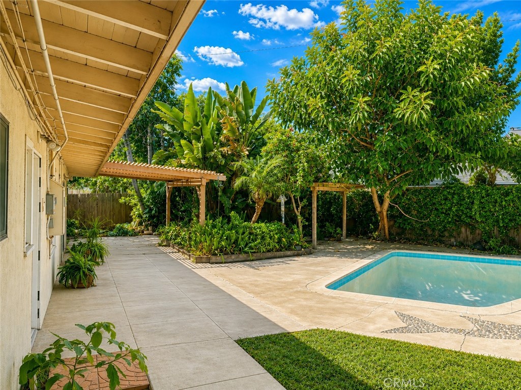 2239 Catherine, Costa Mesa CA 92627 - photo 2