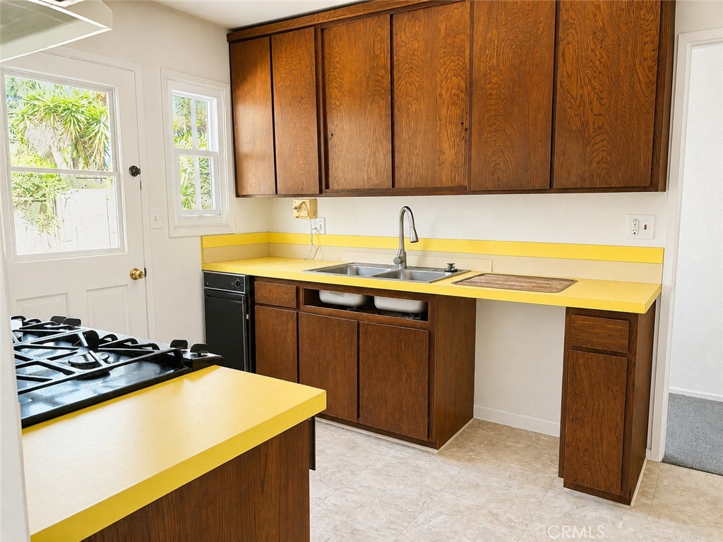 2239 Catherine, Costa Mesa CA 92627 - photo 8