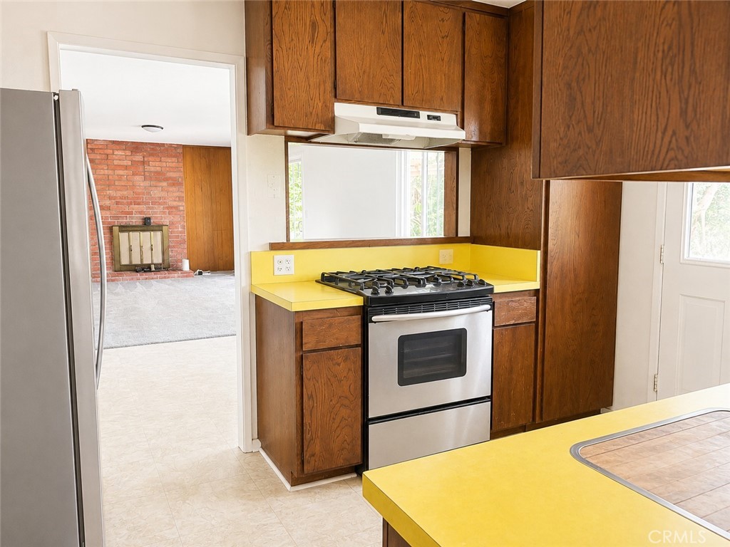 2239 Catherine, Costa Mesa CA 92627 - photo 9