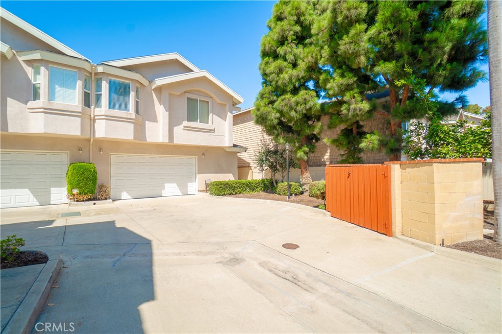 2239 Pacific Avenue C, Costa Mesa CA 92627 - photo 3