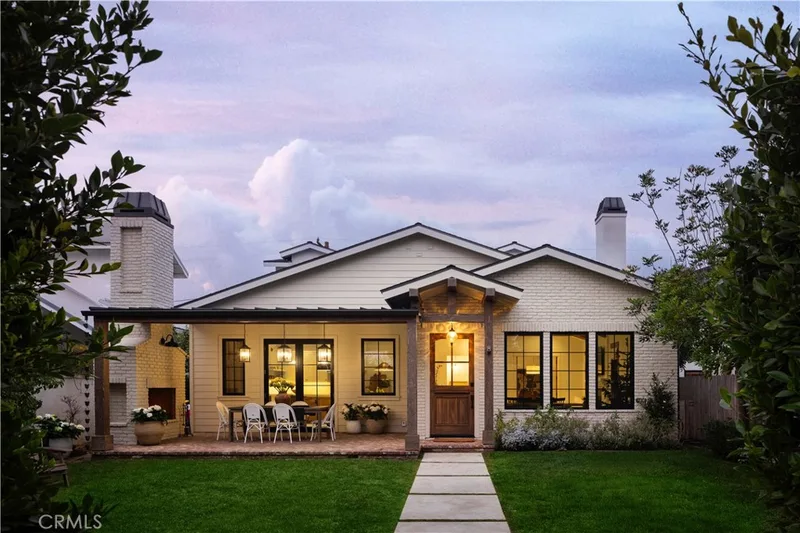224 Flower Street, Costa Mesa, CA 92627