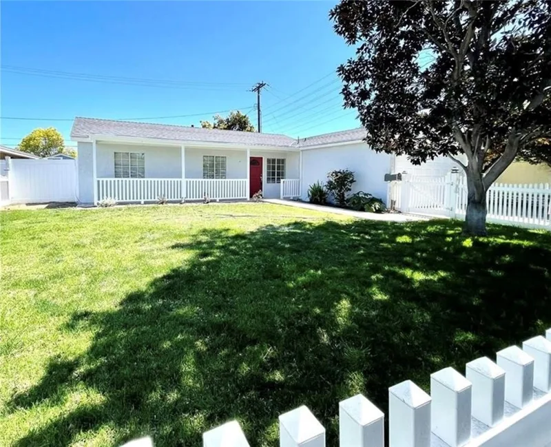 2256 Rutgers, Costa Mesa, CA 92626