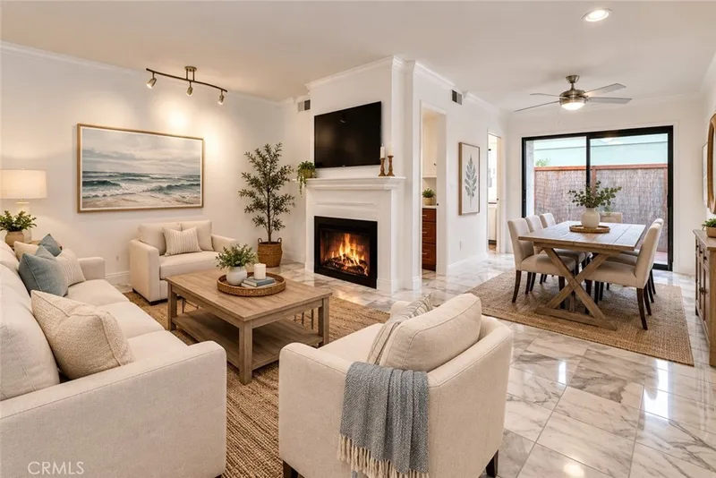 229 W Wilson Street 10, Costa Mesa