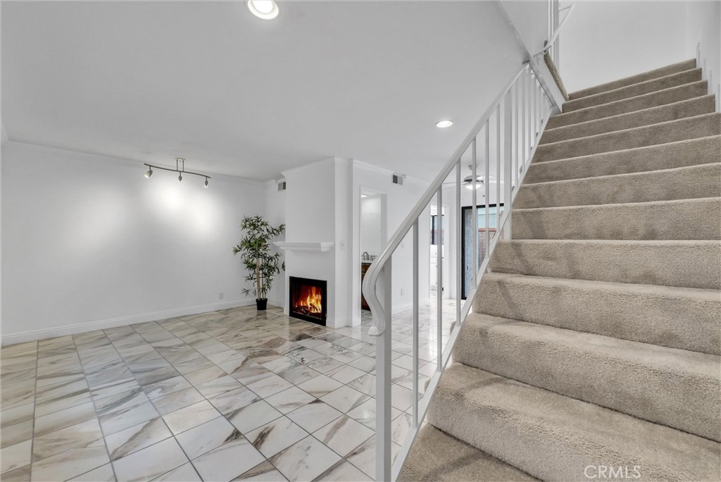 Entry - 229 W Wilson Street 10, Costa Mesa CA 92627 - photo 3