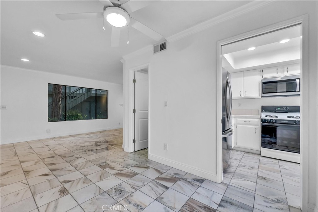 229 W Wilson Street 10, Costa Mesa CA 92627 - photo 11