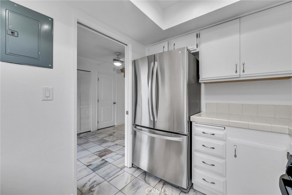 kitchen - 229 W Wilson Street 10, Costa Mesa CA 92627 - photo 16