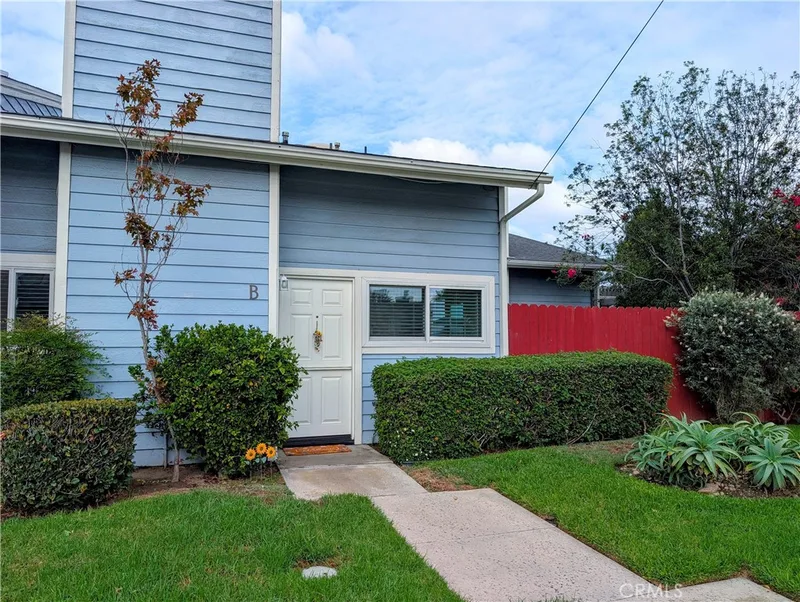 2302 Elden, Costa Mesa