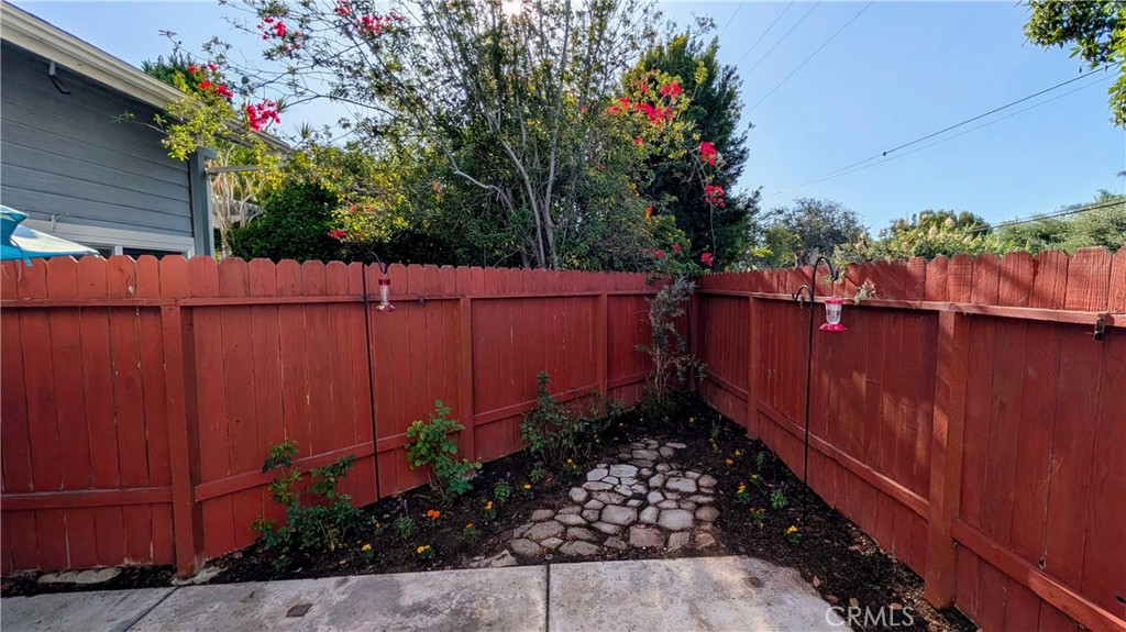 2302 Elden, Costa Mesa CA 92627 - photo 19
