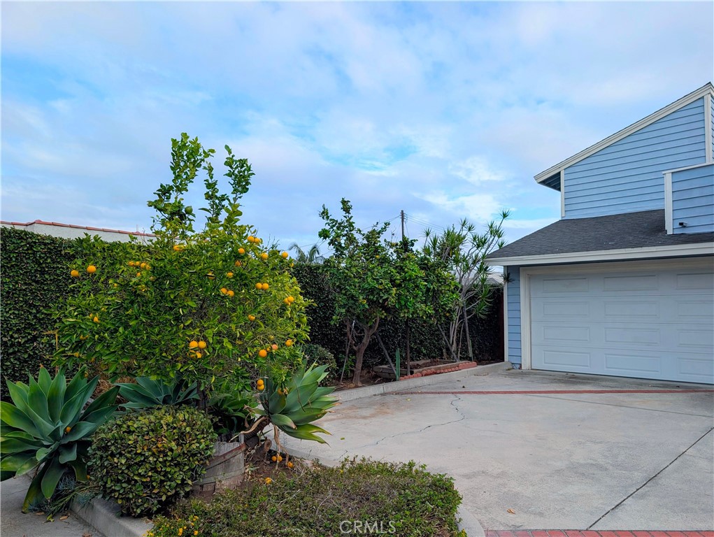 2302 Elden, Costa Mesa CA 92627 - photo 23