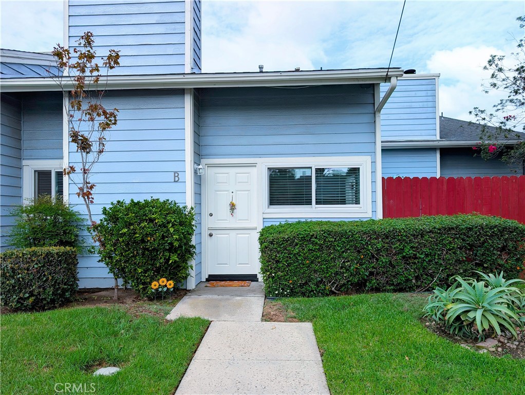 2302 Elden, Costa Mesa CA 92627 - photo 24