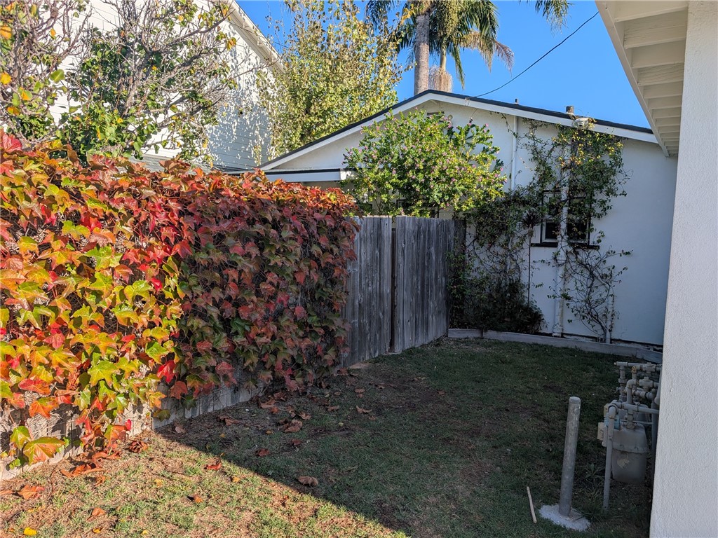233 1/2 Flower, Costa Mesa CA 92627 - photo 1