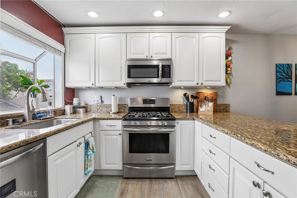 2330 Vanguard, Costa Mesa CA 92626 - photo 5