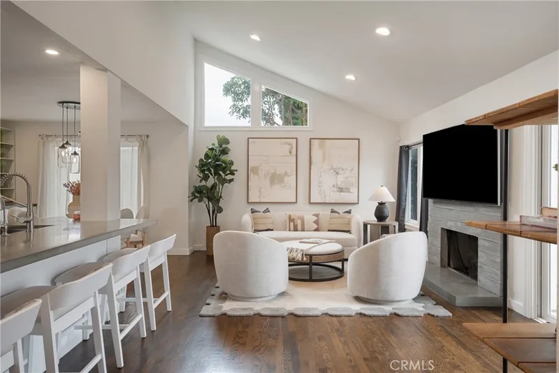 2336 Elden Avenue A, Costa Mesa, CA 92627