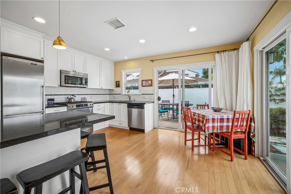2346 Elden, Costa Mesa CA 92627 - photo 12