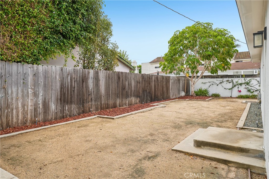 2346 Elden, Costa Mesa CA 92627 - photo 25