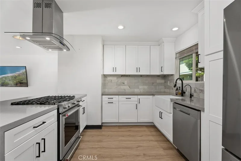 2400 Elden 23, Costa Mesa, CA 92627