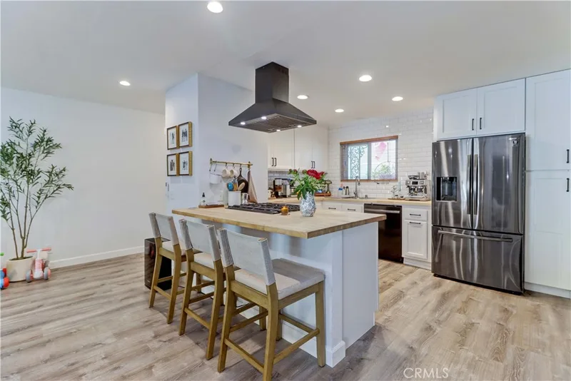 2400 Elden Avenue 21, Costa Mesa, CA 92627