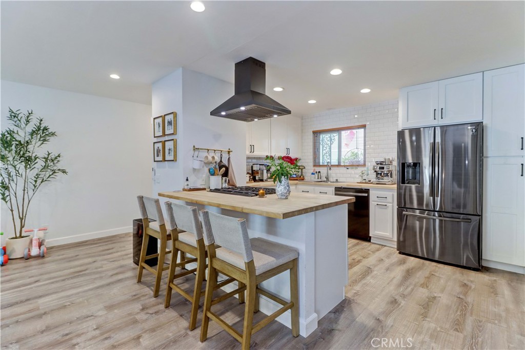 2400 Elden Avenue 21, Costa Mesa CA 92627 - photo 1