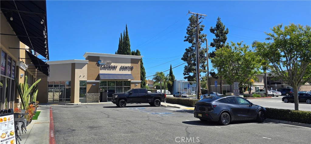Side View - 2400 Newport Blvd A2, Costa Mesa CA 92627 - photo 4
