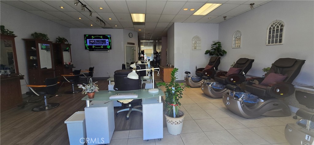 Interior view - 2400 Newport Blvd A2, Costa Mesa CA 92627 - photo 5