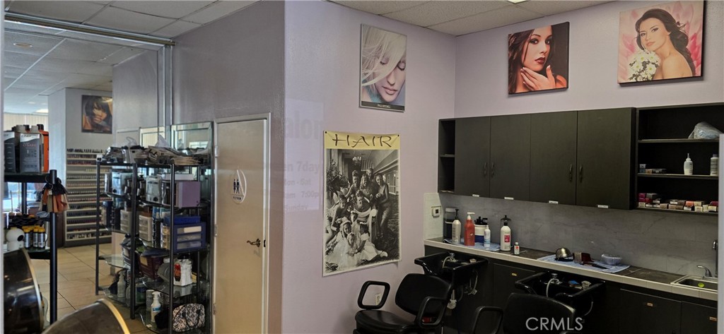 Shampoo Station - 2400 Newport Blvd A2, Costa Mesa CA 92627 - photo 17