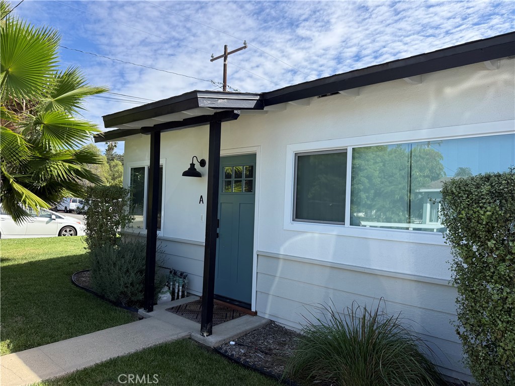 241 Costa Mesa St, Unit A, Costa Mesa CA 92627 - photo 2