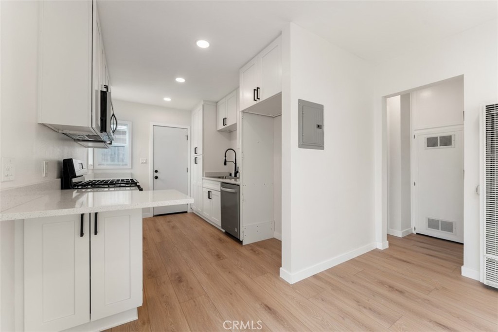 241 Costa Mesa St, Unit A, Costa Mesa CA 92627 - photo 8