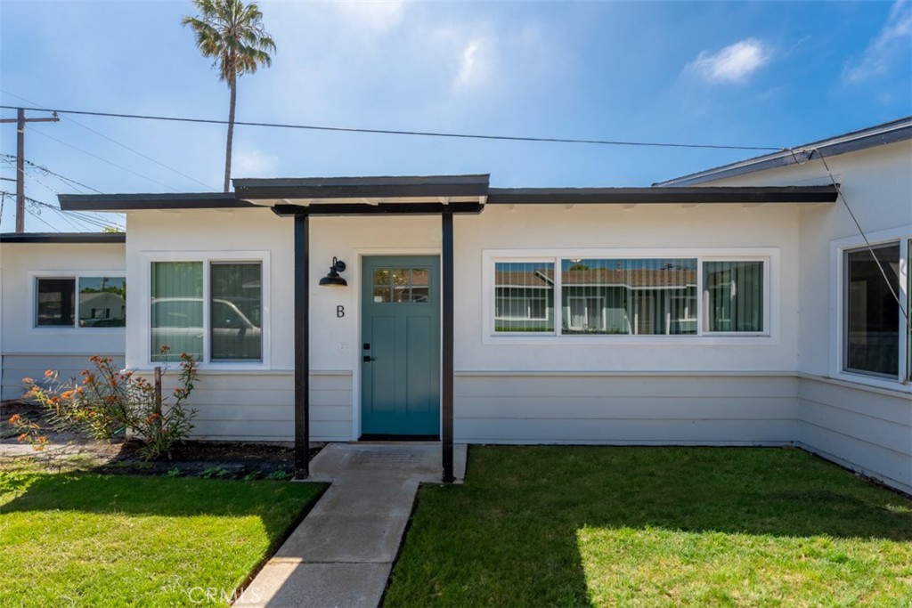 241 Costa Mesa St, Unit B, Costa Mesa CA 92627 - photo 1