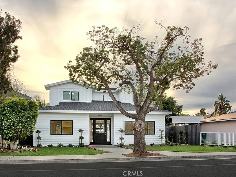 241 E 19th Street, Costa Mesa, CA 92627 241 E 19th Street, Costa Mesa, CA 92627