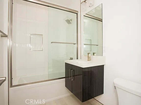 downstairs full bathroom - 241 E 19th Street, Costa Mesa CA 92627 - photo 19