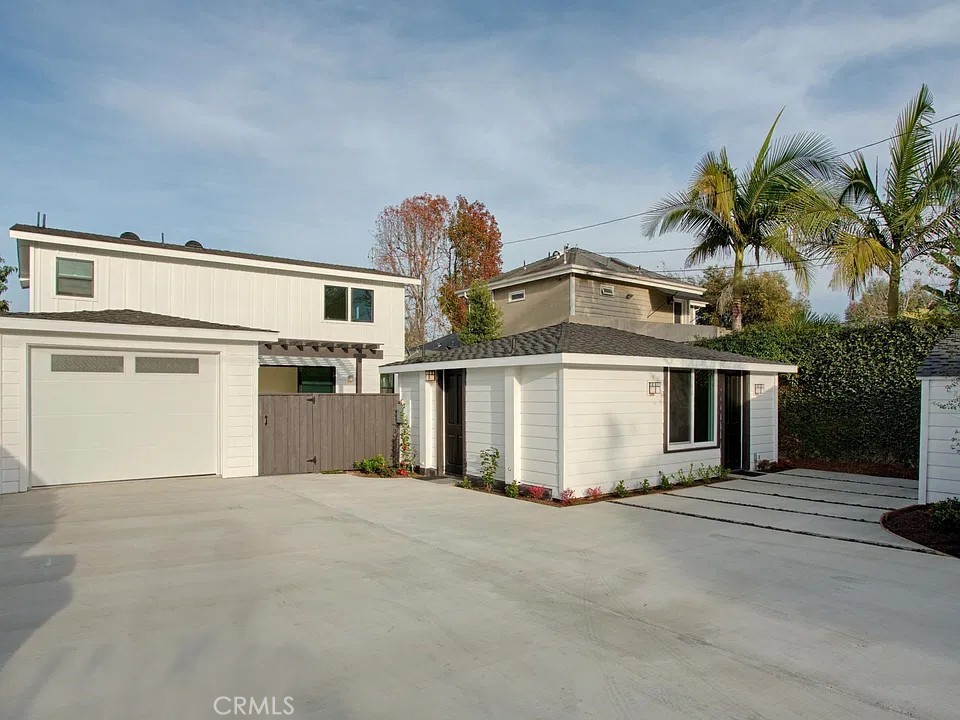 1 car garage and 4 car driveway - 241 E 19th Street, Costa Mesa CA 92627 - photo 35