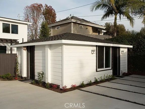 detached studio room bungalow - 241 E 19th Street, Costa Mesa CA 92627 - photo 36