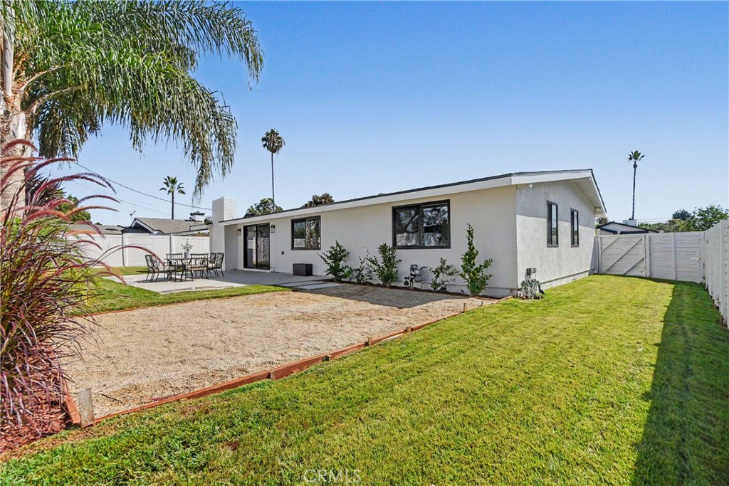 2425 Bowdoin, Costa Mesa CA 92626 - photo 20