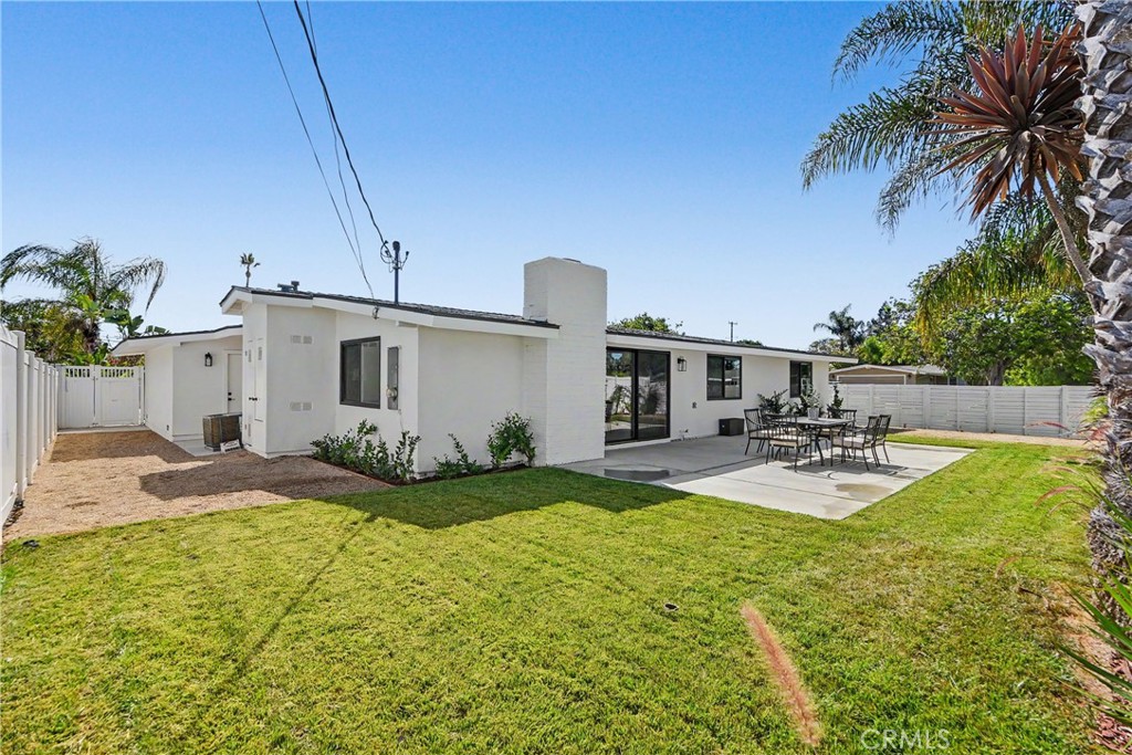 2425 Bowdoin, Costa Mesa CA 92626 - photo 21