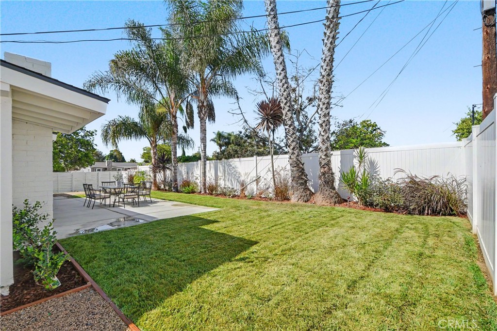 2425 Bowdoin, Costa Mesa CA 92626 - photo 22
